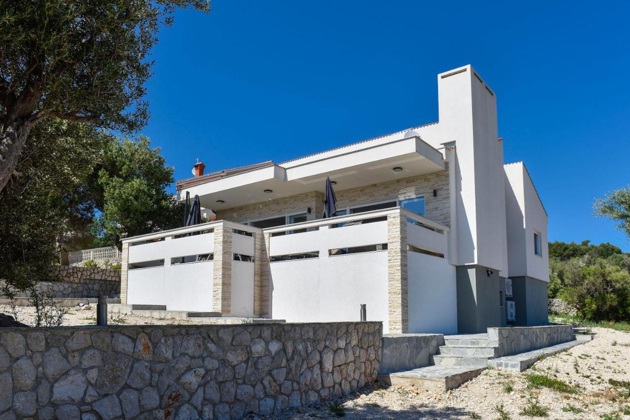 Moderner Bungalow Mit Meerblick ルン エクステリア 写真
