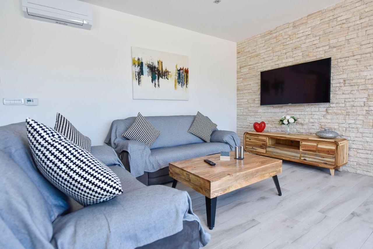 Moderner Bungalow Mit Meerblick ルン エクステリア 写真